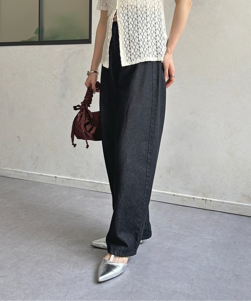 Thevon（ゼボン）の「カーブデニムパンツ（デニムパンツ・レディース・ブラック/ブルー/ネイビー/ダークブラウン/ブラック系その他/オフホワイト/サックスブルー・SMALL/MEDIUM）」の18枚目の写真