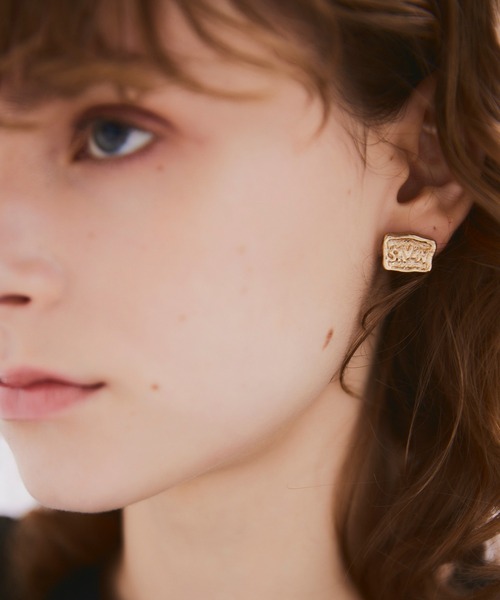 NOISE MAKER（ノイズメーカー）の「【YLYL】Savon stud earrings（ピアス（両耳用）・レディース・ゴールド/アイボリー・FREE）」の2枚目の写真