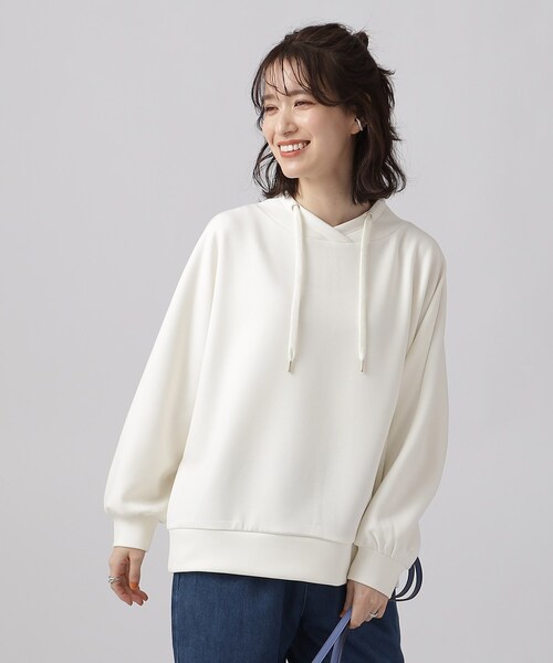 DRESKIP（ドレスキップ）の「◆【高レビュー】大人のきれいめカジュアルに なめらかタッチ もちさら抜け襟トップス（スウェット・レディース・ライトグレー/ブラック/ベビーピンク/ライトブルー/オフホワイト・02/03/04）」の21枚目の写真