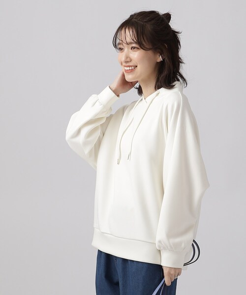 DRESKIP（ドレスキップ）の「◆【高レビュー】大人のきれいめカジュアルに なめらかタッチ もちさら抜け襟トップス（スウェット・レディース・ライトグレー/ブラック/ベビーピンク/ライトブルー/オフホワイト・02/03/04）」の22枚目の写真