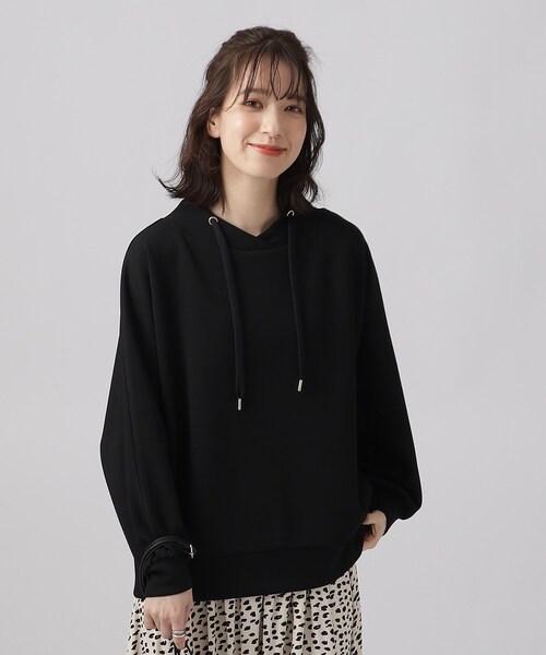 DRESKIP（ドレスキップ）の「◆【高レビュー】大人のきれいめカジュアルに なめらかタッチ もちさら抜け襟トップス（スウェット・レディース・ライトグレー/ブラック/ベビーピンク/ライトブルー/オフホワイト・02/03/04）」の16枚目の写真