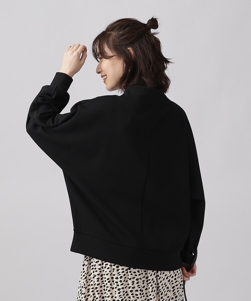 DRESKIP（ドレスキップ）の「◆【高レビュー】大人のきれいめカジュアルに なめらかタッチ もちさら抜け襟トップス（スウェット・レディース・ライトグレー/ブラック/ベビーピンク/ライトブルー/オフホワイト・02/03/04）」の17枚目の写真