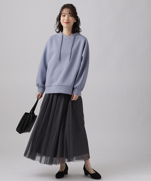 DRESKIP（ドレスキップ）の「◆【高レビュー】大人のきれいめカジュアルに なめらかタッチ もちさら抜け襟トップス（スウェット・レディース・ライトグレー/ブラック/ベビーピンク/ライトブルー/オフホワイト・02/03/04）」の10枚目の写真