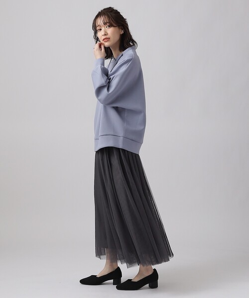 DRESKIP（ドレスキップ）の「◆【高レビュー】大人のきれいめカジュアルに なめらかタッチ もちさら抜け襟トップス（スウェット・レディース・ライトグレー/ブラック/ベビーピンク/ライトブルー/オフホワイト・02/03/04）」の11枚目の写真