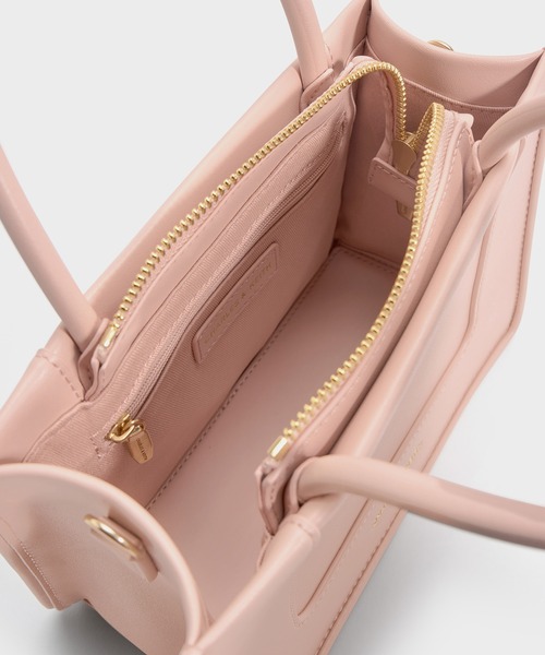 CHARLES & KEITH(チャールズ & キース)の「Daylla ミニデイラー トートバッグ(トートバッグ・レディース・クリーム/スミクロ/ダークブラウン/ライトピンク・M)」の22枚目の写真