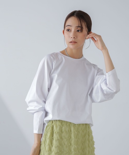 NANO universe(ナノユニバース)の「サイドスリットラグランカットチュニックトップス(Tシャツ/カットソー・レディース・ベージュ/ホワイト/ブラック・FREE)」の2枚目の写真