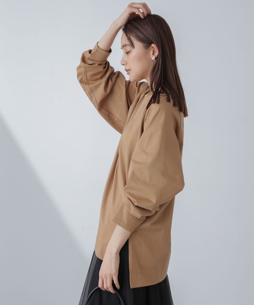 NANO universe(ナノユニバース)の「サイドスリットラグランカットチュニックトップス(Tシャツ/カットソー・レディース・ベージュ/ホワイト/ブラック・FREE)」の15枚目の写真