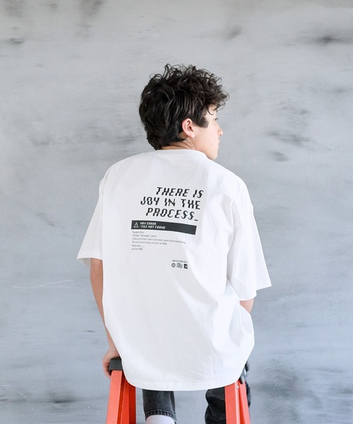 GLOBAL WORK(グローバルワーク)の「USAグラフィックT半袖/AND YUA ANY/976550(Tシャツ/カットソー・キッズ・チャコールグレー/ホワイト系5/ブラック系9/グレイッシュベージュ/ホワイト系6/ライトグレー系2/ブラック系/ホワイト系7/ホワイト系8/ライトグレー系3/ブラック系1/ブラウン・160cm/150cm/170cm)」の4枚目の写真