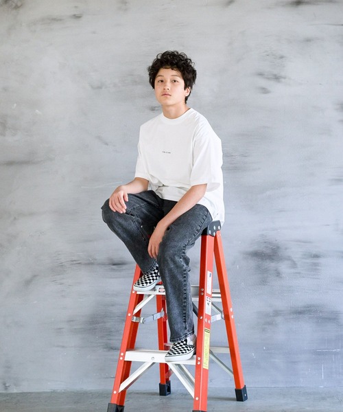 GLOBAL WORK(グローバルワーク)の「USAグラフィックT半袖/AND YUA ANY/976550(Tシャツ/カットソー・キッズ・チャコールグレー/ホワイト系5/ブラック系9/グレイッシュベージュ/ホワイト系6/ライトグレー系2/ブラック系/ホワイト系7/ホワイト系8/ライトグレー系3/ブラック系1/ブラウン・160cm/150cm/170cm)」の16枚目の写真