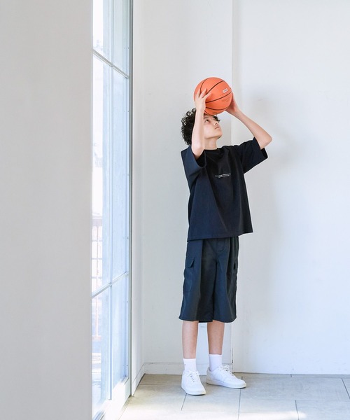 GLOBAL WORK(グローバルワーク)の「USAグラフィックT半袖/AND YUA ANY/976550(Tシャツ/カットソー・キッズ・チャコールグレー/ホワイト系5/ブラック系9/グレイッシュベージュ/ホワイト系6/ライトグレー系2/ブラック系/ホワイト系7/ホワイト系8/ライトグレー系3/ブラック系1/ブラウン・160cm/150cm/170cm)」の20枚目の写真