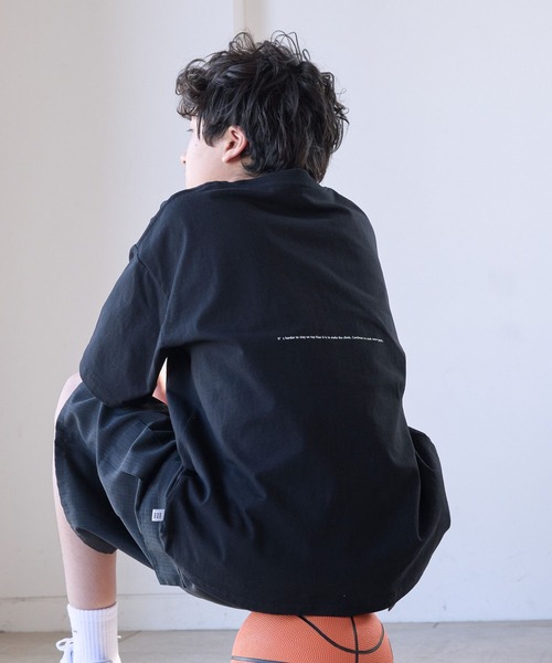 GLOBAL WORK(グローバルワーク)の「USAグラフィックT半袖/AND YUA ANY/976550(Tシャツ/カットソー・キッズ・チャコールグレー/ホワイト系5/ブラック系9/グレイッシュベージュ/ホワイト系6/ライトグレー系2/ブラック系/ホワイト系7/ホワイト系8/ライトグレー系3/ブラック系1/ブラウン・160cm/150cm/170cm)」の22枚目の写真