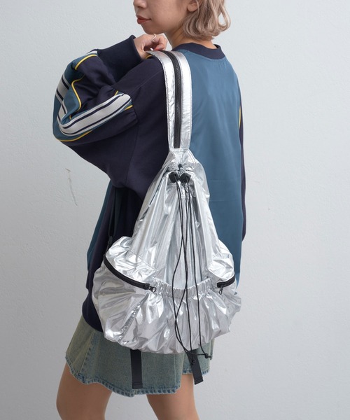 CIAOPANIC（チャオパニック）の「2WAYメタリックドロストリュックサック（バックパック/リュック・レディース・シルバー/ブラック・FREE）」の8枚目の写真