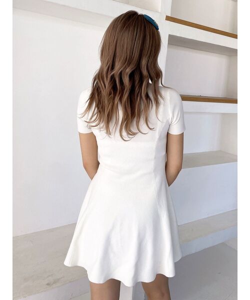 GYDA（ジェイダ）の「ボトルネックハーフスリーブニットフレアワンピース（ワンピース・レディース・ブラック/ベージュ/オフホワイト・FREE）」の10枚目の写真