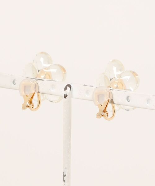 LOWRYS FARM(ローリーズファーム)の「フラワーイヤリング 111656(イヤリング・レディース・ブラウン/その他・FREE)」の6枚目の写真