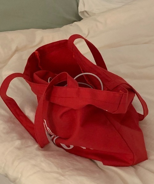 Vipoa（ヴィポア）の「LOGO GRAPHIC SHOPPING BAG（トートバッグ・レディース・レッド・FREE）」の3枚目の写真