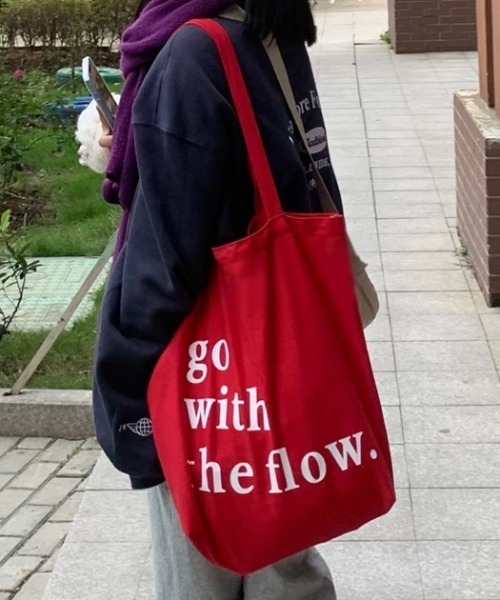 Vipoa（ヴィポア）の「LOGO GRAPHIC SHOPPING BAG（トートバッグ・レディース・レッド・FREE）」の5枚目の写真