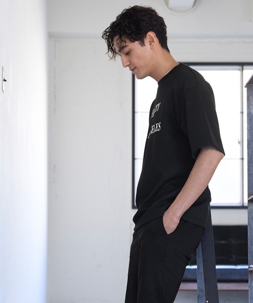 coca（coca）（コカ）の「【WEB限定セール】メンズ ハリ感ダンボールプリントロゴTシャツ（Tシャツ/カットソー・メンズ・ブラック/グレイッシュベージュ・M/L/XL）」の5枚目の写真