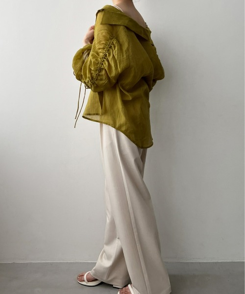 mic by Olu.（ミックバイオルドット）の「袖シャーリングシアーシャツ（シャツ/ブラウス・レディース・カーキ/ホワイト・FREE）」の22枚目の写真