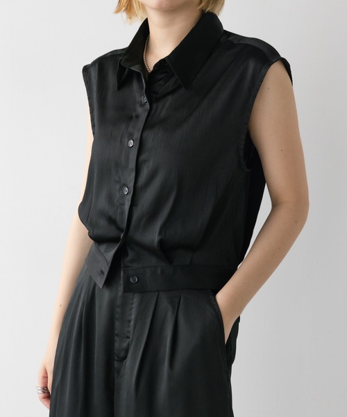 MIEL CRISHUNANT(ミエルクリシュナ)の「ノースリーブショートサテンシャツ(シャツ/ブラウス・レディース・ブラック/ライトベージュ・FREE)」の18枚目の写真