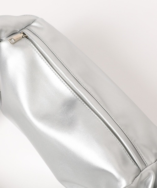 FOREVER 21(フォーエバー トゥエンティーワン)の「【2024SS】2WAYギャザーバッグ(ショルダーバッグ・レディース・ブラック/シルバー・FREE)」の16枚目の写真