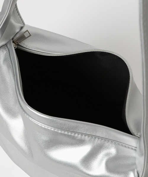 FOREVER 21(フォーエバー トゥエンティーワン)の「【2024SS】2WAYギャザーバッグ(ショルダーバッグ・レディース・ブラック/シルバー・FREE)」の13枚目の写真