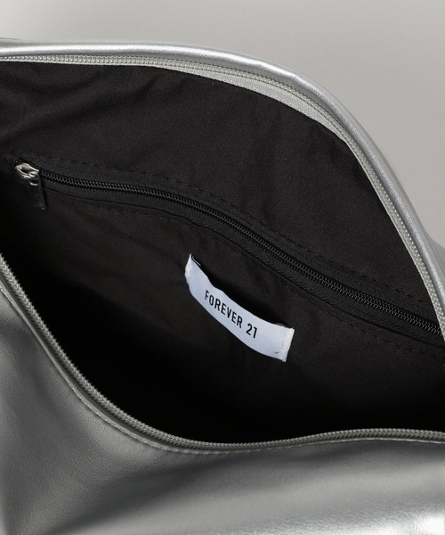 FOREVER 21(フォーエバー トゥエンティーワン)の「【2024SS】2WAYギャザーバッグ(ショルダーバッグ・レディース・ブラック/シルバー・FREE)」の12枚目の写真