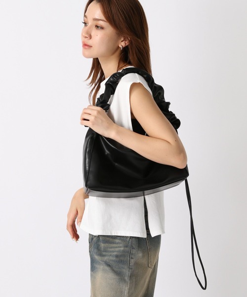 FOREVER 21(フォーエバー トゥエンティーワン)の「【2024SS】2WAYギャザーバッグ(ショルダーバッグ・レディース・ブラック/シルバー・FREE)」の22枚目の写真