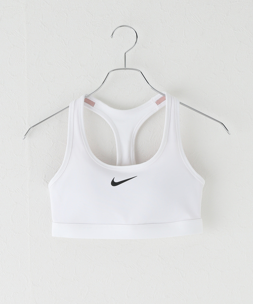 NIKE（ナイキ）の「【NIKE/ナイキ】 ウィメンズ スウッシュ MED SPT ブラ（ブラジャー・レディース・ブラック/ホワイト・X-SMALL/SMALL）」の2枚目の写真