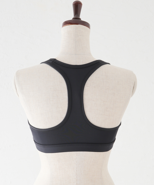 NIKE（ナイキ）の「【NIKE/ナイキ】 ウィメンズ スウッシュ MED SPT ブラ（ブラジャー・レディース・ブラック/ホワイト・X-SMALL/SMALL）」の5枚目の写真