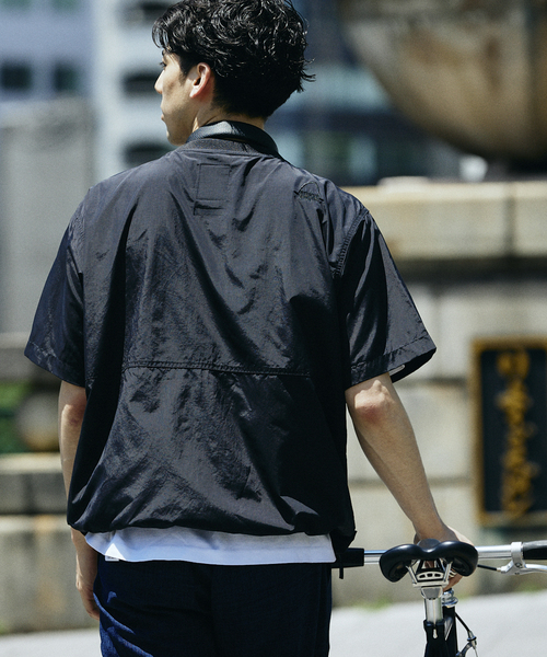 SIERRA DESIGNS（シェラデザイン）の「SIERRA DESIGNS / シエラデザインズ別注 撥水ナイロンTシャツ（Tシャツ/カットソー・メンズ・カーキ/ブラック/チャコールグレー・MEDIUM/LARGE）」の17枚目の写真