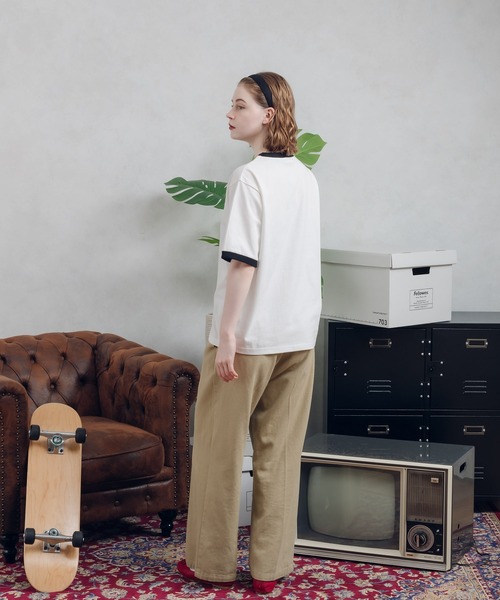 MUHET（ミュエータ）の「リンガーTシャツ（Tシャツ/カットソー・レディース・グリーン/グレイッシュベージュ/オフホワイト/ブルー・X-LARGE/MEDIUM）」の10枚目の写真
