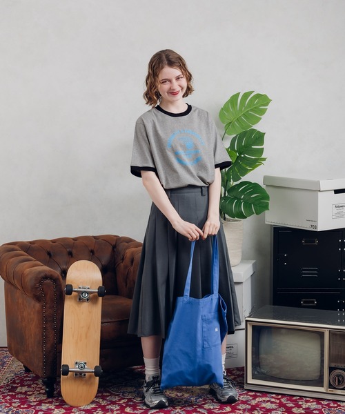 MUHET（ミュエータ）の「リンガーTシャツ（Tシャツ/カットソー・レディース・グリーン/グレイッシュベージュ/オフホワイト/ブルー・X-LARGE/MEDIUM）」の22枚目の写真