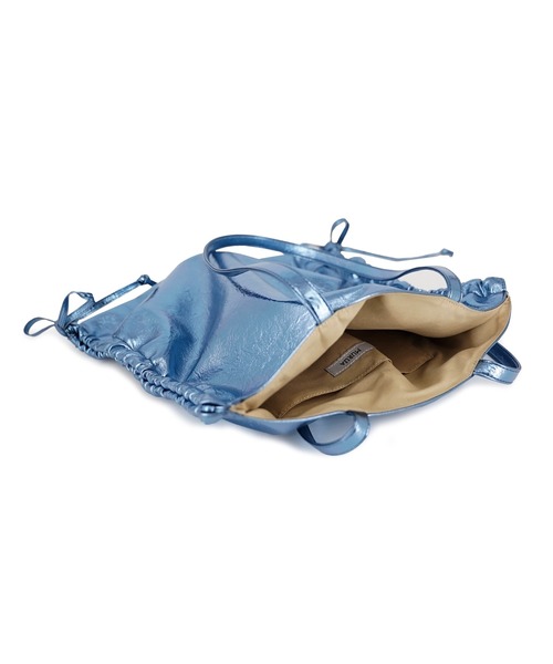 MURUA（ムルーア）の「【WEB限定商品】MURUA (ムルーア)メタリックサイドシャーリングリボントートバッグ　A4対応　MR-B1291（トートバッグ・レディース・シルバー/ブルー・FREE）」の8枚目の写真