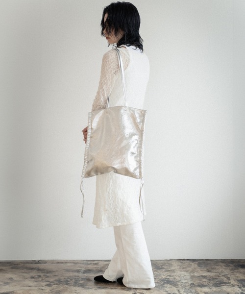 MURUA（ムルーア）の「【WEB限定商品】MURUA (ムルーア)メタリックサイドシャーリングリボントートバッグ　A4対応　MR-B1291（トートバッグ・レディース・シルバー/ブルー・FREE）」の20枚目の写真