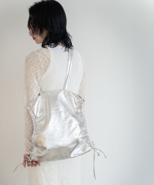 MURUA（ムルーア）の「【WEB限定商品】MURUA (ムルーア)メタリックサイドシャーリングリボントートバッグ　A4対応　MR-B1291（トートバッグ・レディース・シルバー/ブルー・FREE）」の18枚目の写真