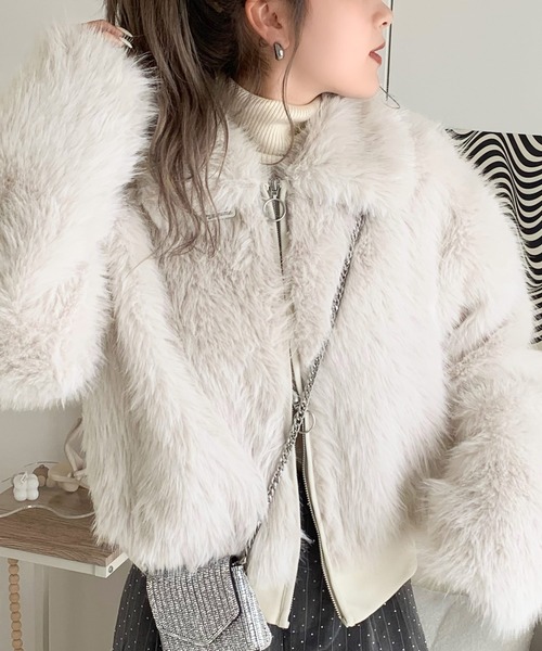 mily bilet（ミウィビレット）の「【mily bilet】今期主役級ふわふわアウター。ミックスシャギーファーダブルジップショート丈ブルゾン（ブルゾン・レディース・アイボリー/チャコールグレー・X-LARGE/SMALL/MEDIUM/LARGE）」の3枚目の写真