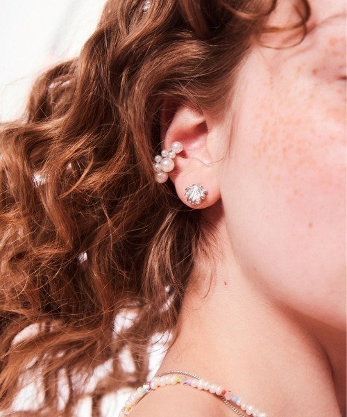 VINTAGE HOLLYWOOD(ビンテージハリウッド)の「●MINI SHELL EARRINGS_2COLOR(ピアス(両耳用)・レディース・シルバー/ゴールド・FREE)」の1枚目の写真