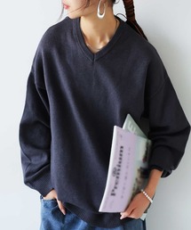 Vネックニット