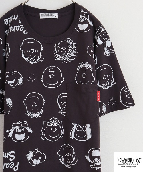 PEANUTS(ピーナッツ)の「PEANUTS 天竺 総柄プリントTシャツ(Tシャツ/カットソー・メンズ・チャコール/コーラル/ホワイト/ライトグリーン・S/LL/M/L)」の3枚目の写真