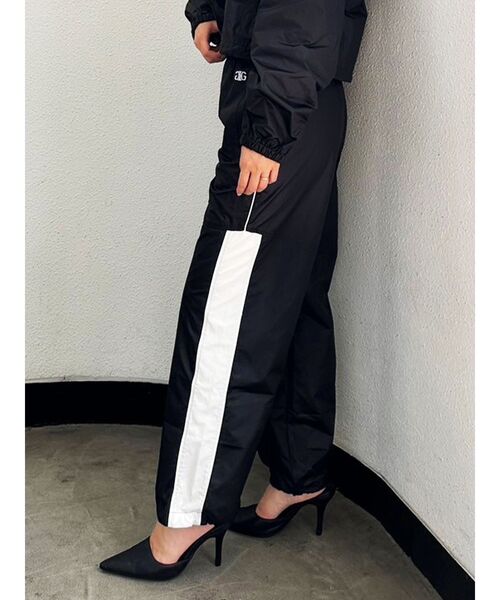 GYDA（ジェイダ）の「【WEB限定】【TINY低身長さん向け】ライントラックパンツ（その他パンツ・レディース・オフホワイト/ブラック・FREE）」の22枚目の写真