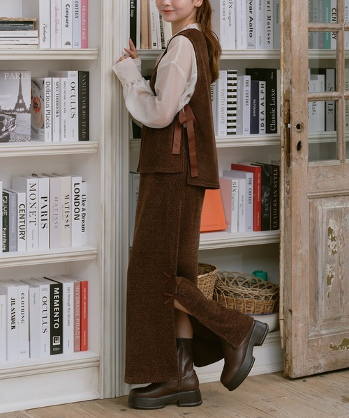 INTER FACTORY（インターファクトリー）の「ゆづき / ラメカットコーデュロイサイドリボンベスト　made in INTER FACTORY（ベスト・レディース・チャコールグレー/ブラウン・FREE）」の10枚目の写真