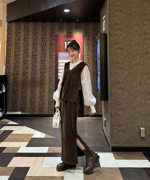 INTER FACTORY（インターファクトリー）の「ゆづき / ラメカットコーデュロイサイドリボンベスト　made in INTER FACTORY（ベスト・レディース・チャコールグレー/ブラウン・FREE）」の6枚目の写真