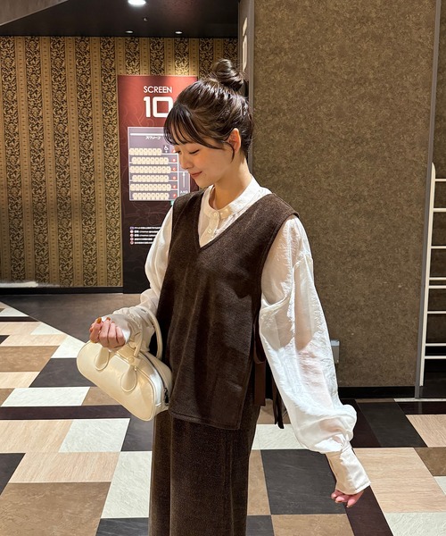 INTER FACTORY（インターファクトリー）の「ゆづき / ラメカットコーデュロイサイドリボンベスト　made in INTER FACTORY（ベスト・レディース・チャコールグレー/ブラウン・FREE）」の8枚目の写真