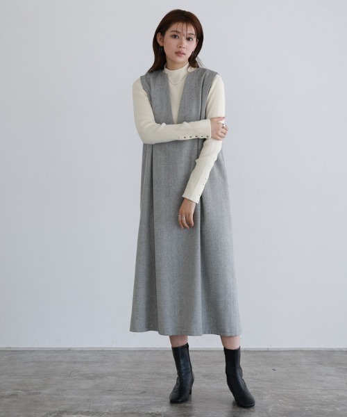 Pierrot（ピエロ）の「ゴールドボタンリブニット ハイネック（ニット/セーター・レディース・アイボリー/ブラック/ネイビー/チャコール/オレンジ/ホワイト×ブラック/キャメル/ブルーグリーン・M/L/LL）」の10枚目の写真