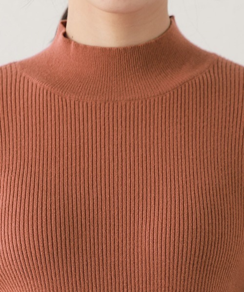 Pierrot（ピエロ）の「ゴールドボタンリブニット ハイネック（ニット/セーター・レディース・アイボリー/ブラック/ネイビー/チャコール/オレンジ/ホワイト×ブラック/キャメル/ブルーグリーン・M/L/LL）」の13枚目の写真