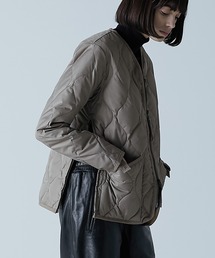 TAION（タイオン）の「【TAION(タイオン)】〈ウィメンズ〉ミリタリー Vネックジップ ダウンジャケット（ダウンジャケット/コート）」