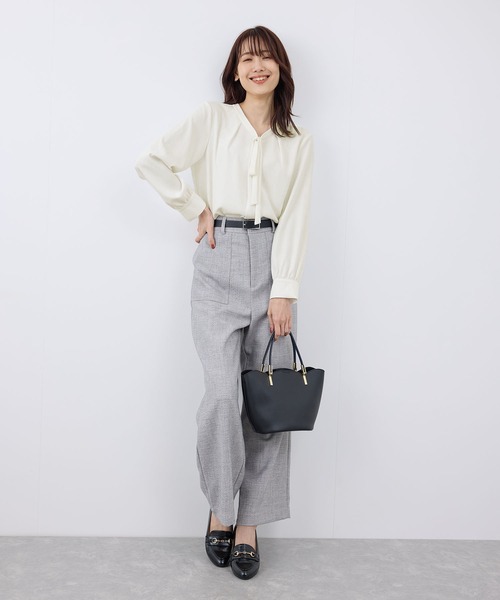 ROPE' PICNIC(ロペピクニック)の「【2サイズ展開】メタルボタンリボンタイ長袖ブラウス(シャツ/ブラウス・レディース・ホワイト/ベージュ/サックスブルー/ホワイト系その他・38/36)」の6枚目の写真