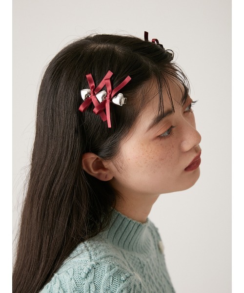 LILY BROWN(リリーブラウン)の「メタルハートリボンヘアクリップ(ヘアピン・レディース・ボルドー/オフホワイト/ブラック・FREE)」の3枚目の写真