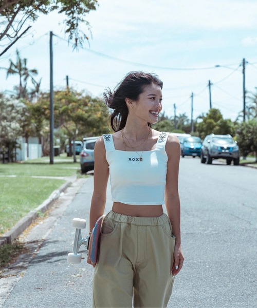 ROXY(ロキシー)の「IT'S SO LINDA /ロキシーブラカップ付きショート丈キャミ(キャミソール・レディース・グリーン/レッド/ブラック/ホワイト・SMALL/MEDIUM/LARGE)」の19枚目の写真