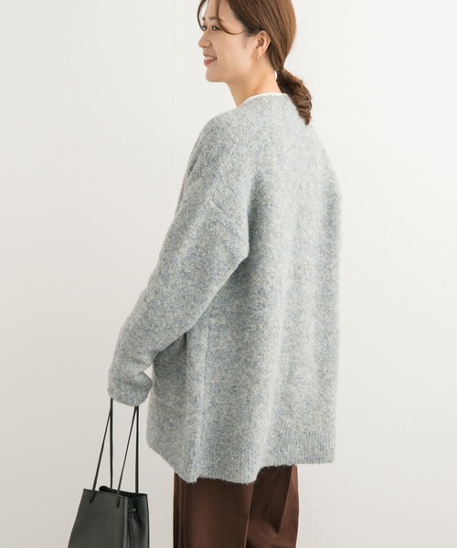 URBAN RESEARCH DOORS(アーバンリサーチドアーズ)の「ブークレニットカーディガン(カーディガン/ボレロ・レディース・ベージュ/チャコールグレー/ライトブルー・MEDIUM)」の7枚目の写真